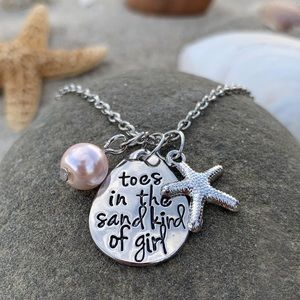 NWOT “Toes in the sand type of girl” necklace